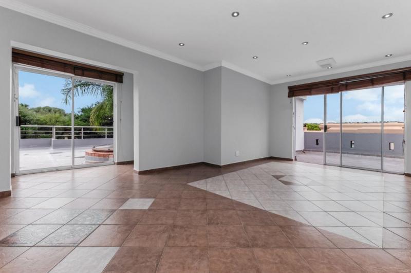 5 Bedroom Property for Sale in Dainfern Golf Estate Gauteng