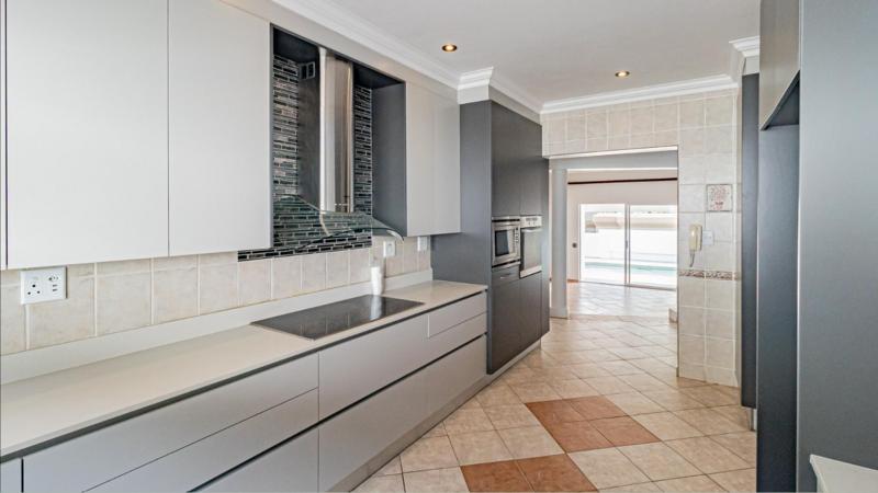 5 Bedroom Property for Sale in Dainfern Golf Estate Gauteng