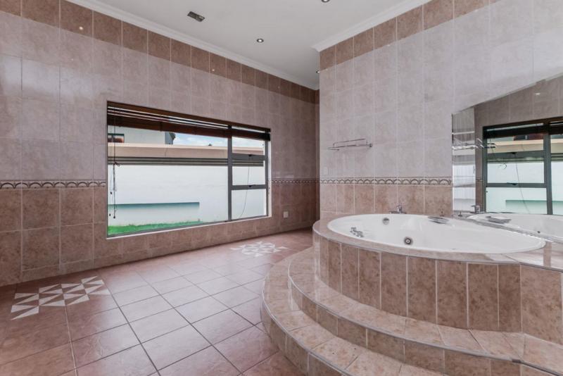 5 Bedroom Property for Sale in Dainfern Golf Estate Gauteng
