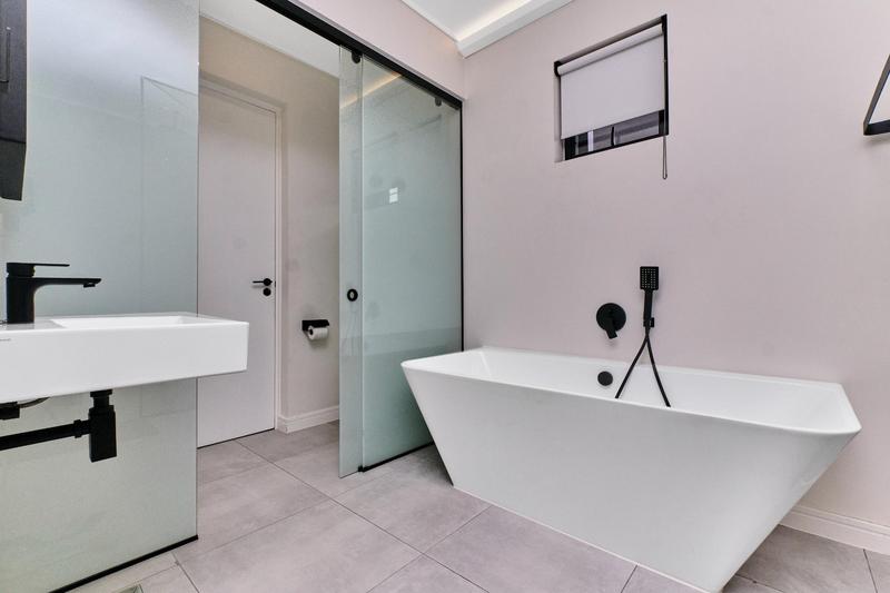 1 Bedroom Property for Sale in Hyde Park Gauteng