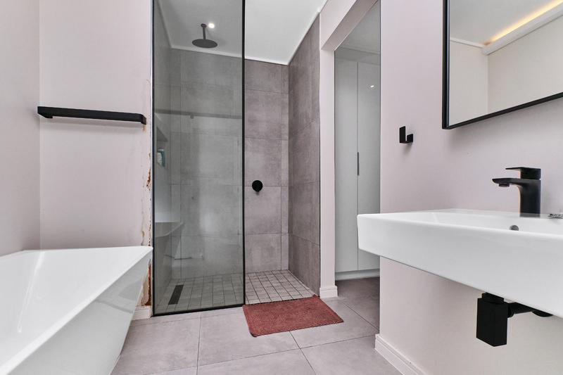1 Bedroom Property for Sale in Hyde Park Gauteng