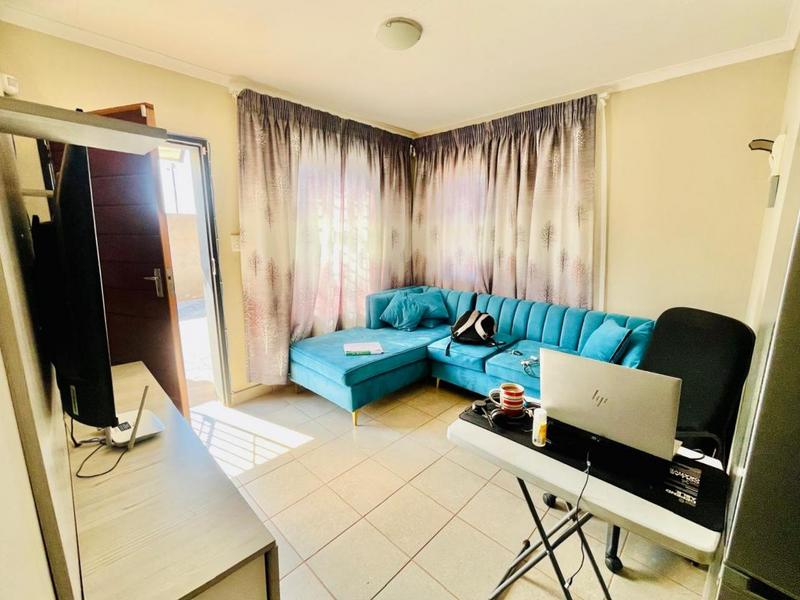 To Let 3 Bedroom Property for Rent in Protea Glen Gauteng