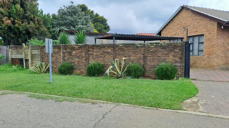 To Let 3 Bedroom Property for Rent in Marlands Gauteng