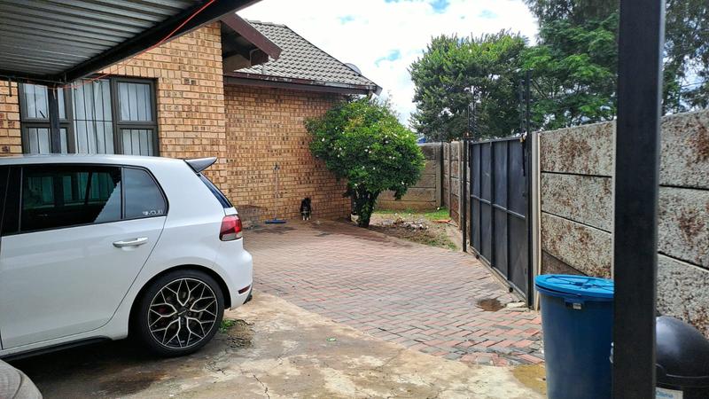 To Let 3 Bedroom Property for Rent in Marlands Gauteng