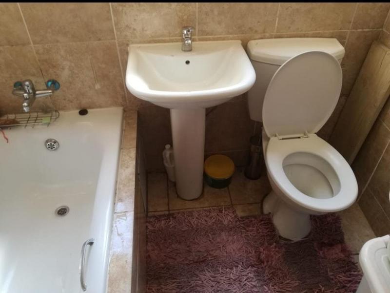 2 Bedroom Property for Sale in Fleurhof Gauteng