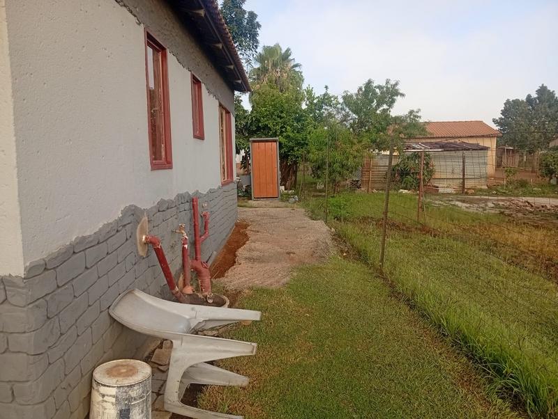 2 Bedroom Property for Sale in Soshanguve A Gauteng