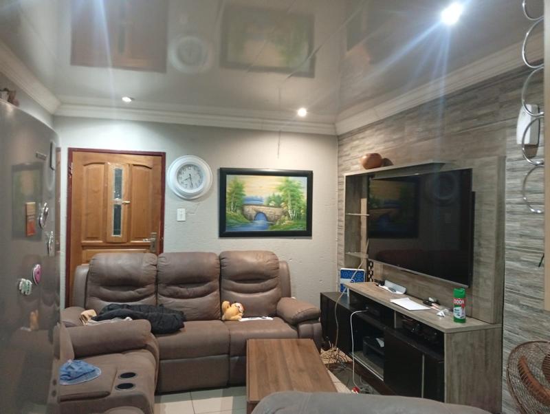 2 Bedroom Property for Sale in Soshanguve A Gauteng