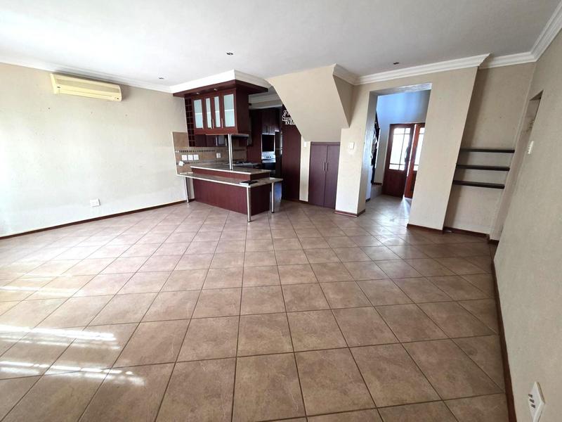 3 Bedroom Property for Sale in Bronberg Gauteng