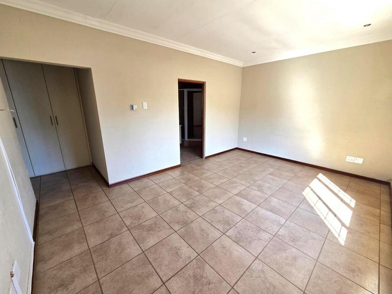 3 Bedroom Property for Sale in Bronberg Gauteng