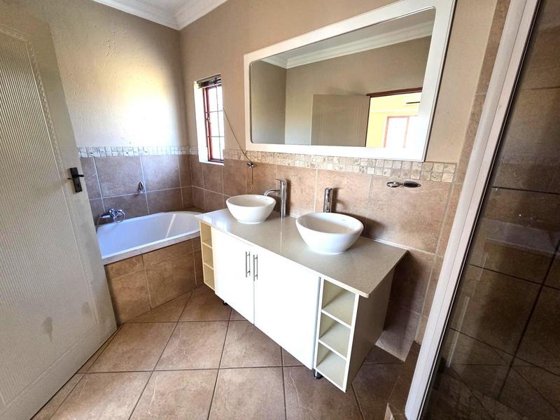 3 Bedroom Property for Sale in Bronberg Gauteng