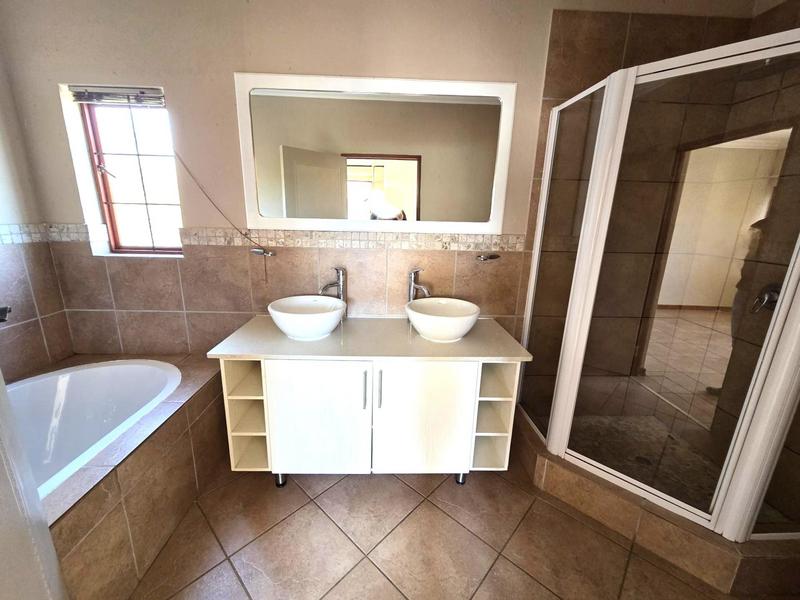 3 Bedroom Property for Sale in Bronberg Gauteng