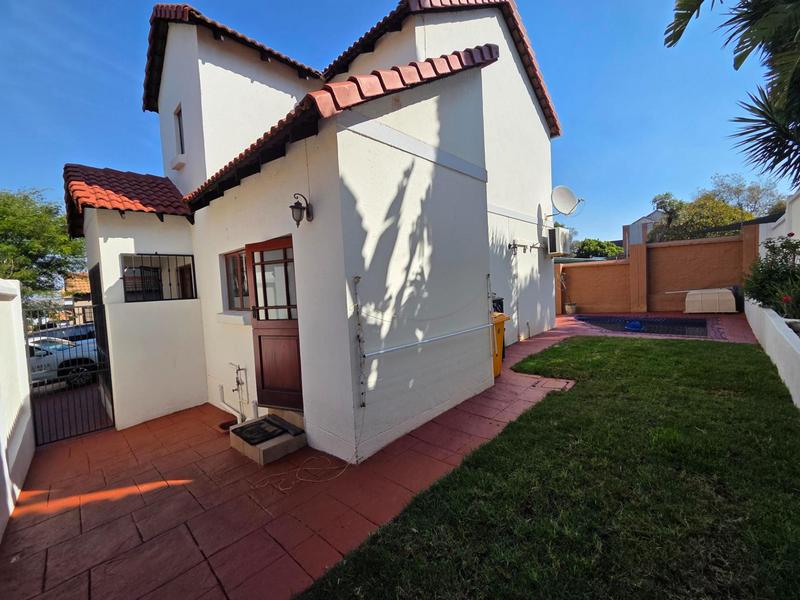 3 Bedroom Property for Sale in Bronberg Gauteng