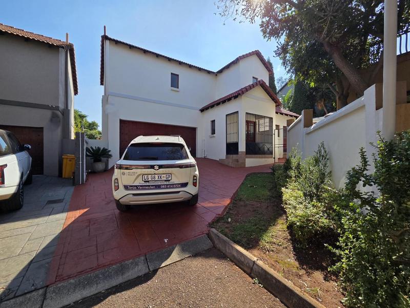 3 Bedroom Property for Sale in Bronberg Gauteng