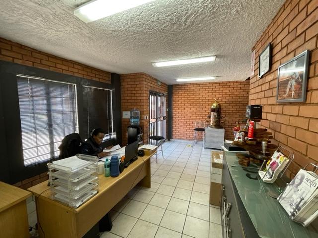 To Let Commercial Property for Rent in Hennopspark Gauteng