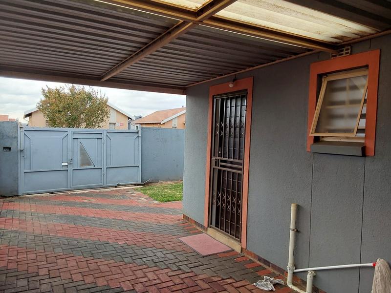 3 Bedroom Property for Sale in Sky City Gauteng