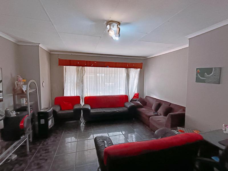 5 Bedroom Property for Sale in Hazeldene Gauteng