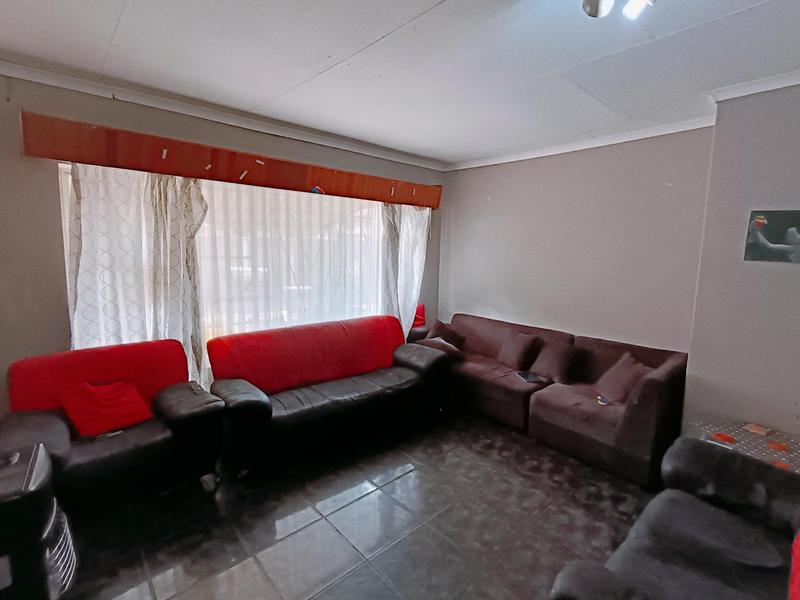 5 Bedroom Property for Sale in Hazeldene Gauteng