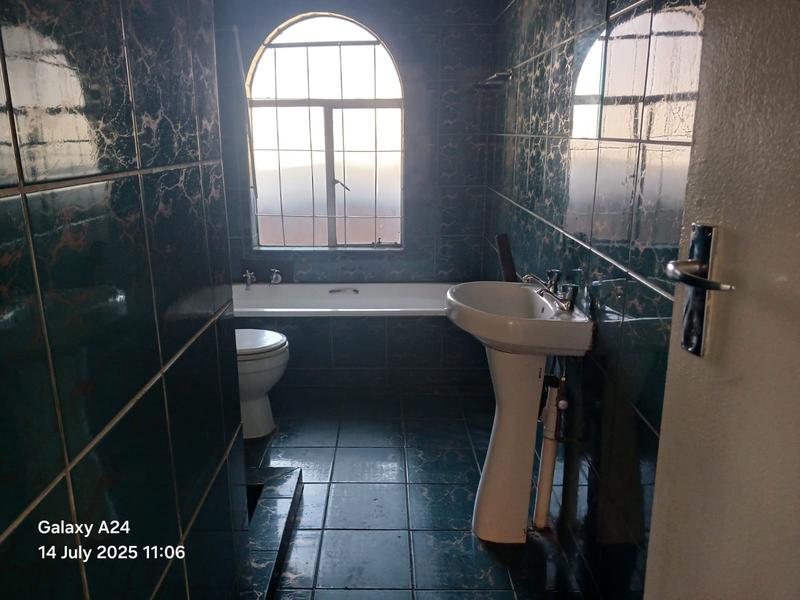 5 Bedroom Property for Sale in Hazeldene Gauteng