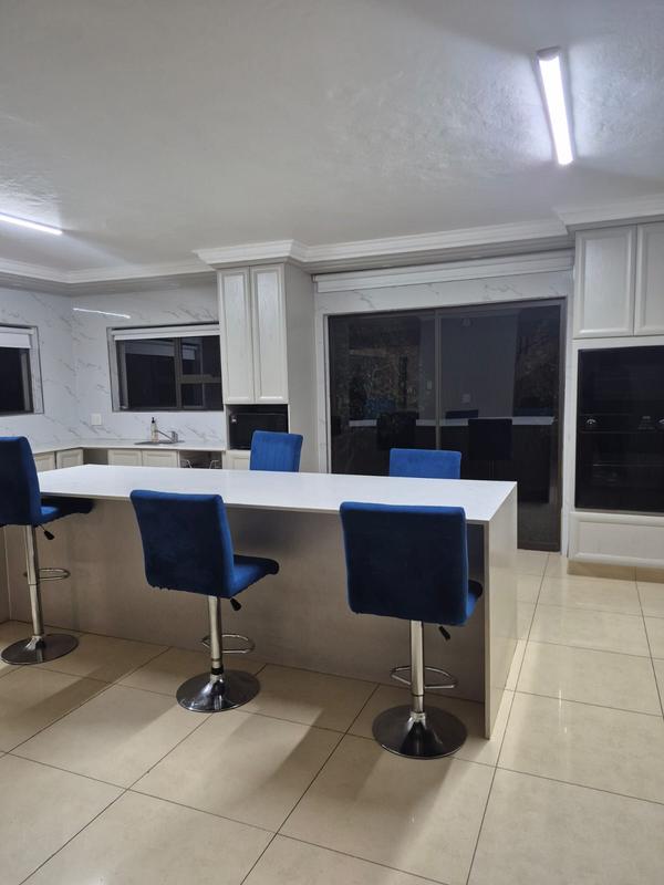 To Let 5 Bedroom Property for Rent in Eldoglen Gauteng