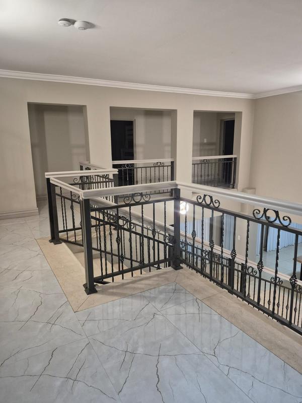 To Let 5 Bedroom Property for Rent in Eldoglen Gauteng