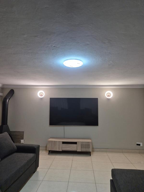 5 Bedroom Property for Sale in Eldoglen Gauteng