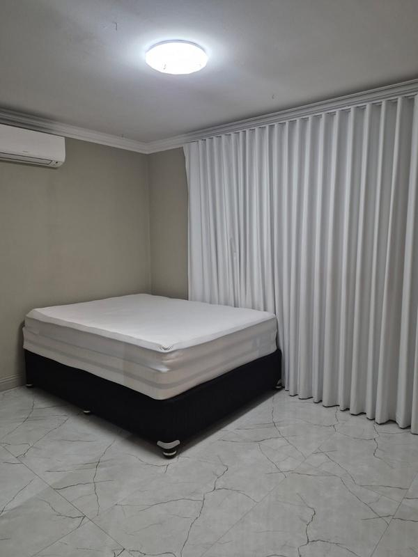 5 Bedroom Property for Sale in Eldoglen Gauteng