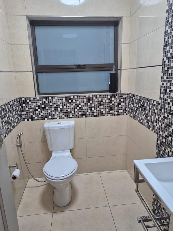 5 Bedroom Property for Sale in Eldoglen Gauteng