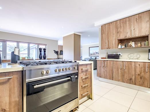 4 Bedroom Property for Sale in Brackenhurst Gauteng