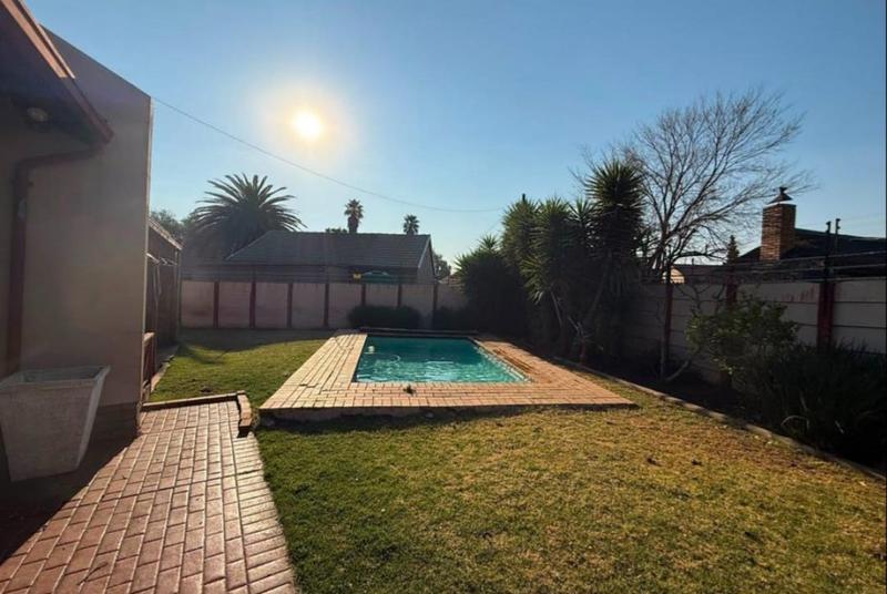 4 Bedroom Property for Sale in Verwoerdpark Gauteng
