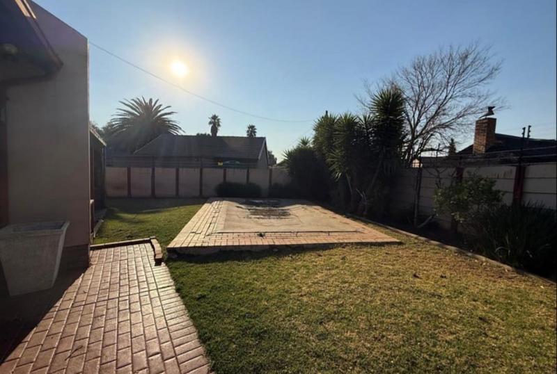 4 Bedroom Property for Sale in Verwoerdpark Gauteng