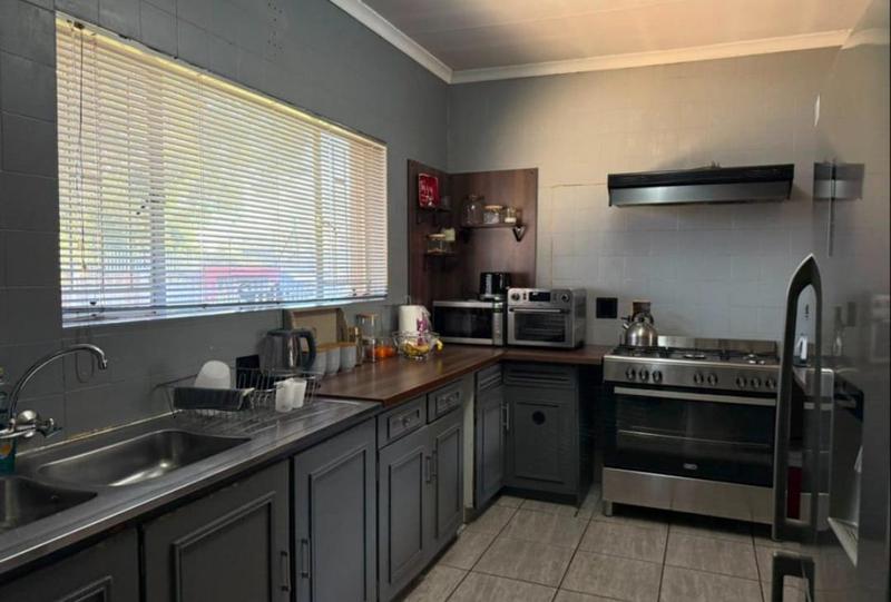 4 Bedroom Property for Sale in Verwoerdpark Gauteng