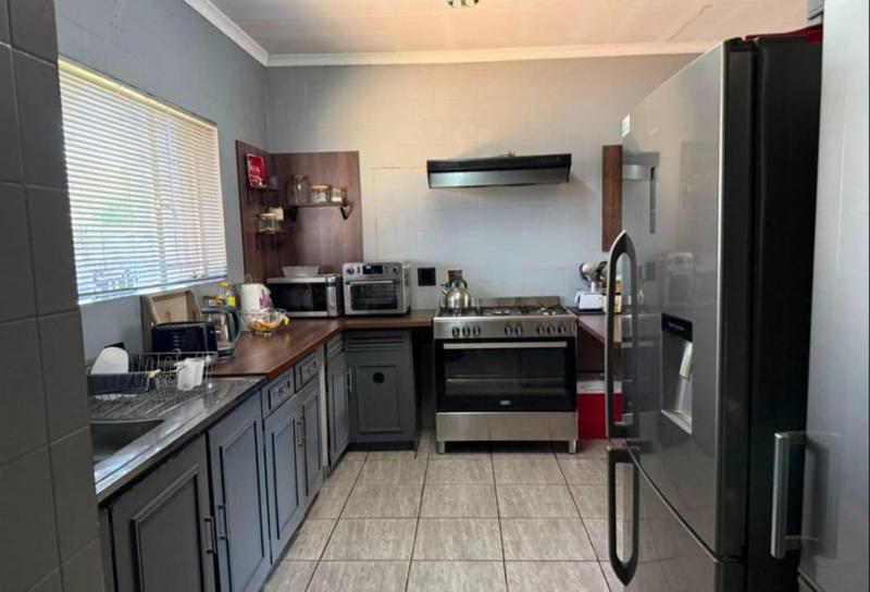 4 Bedroom Property for Sale in Verwoerdpark Gauteng