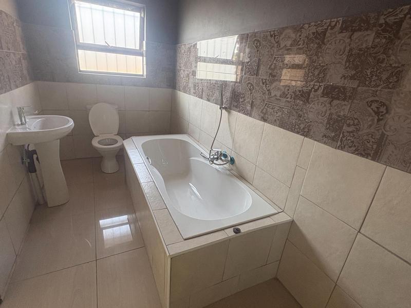 To Let 3 Bedroom Property for Rent in Witpoortjie Gauteng