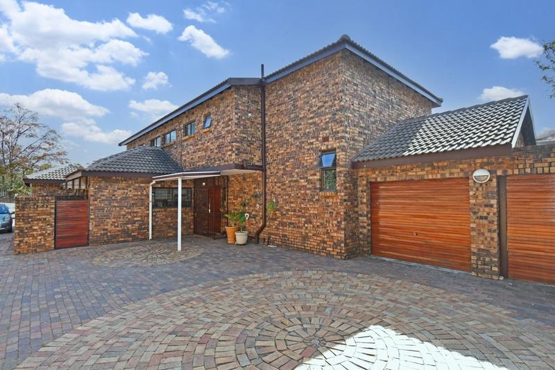3 Bedroom Property for Sale in Magaliessig Gauteng
