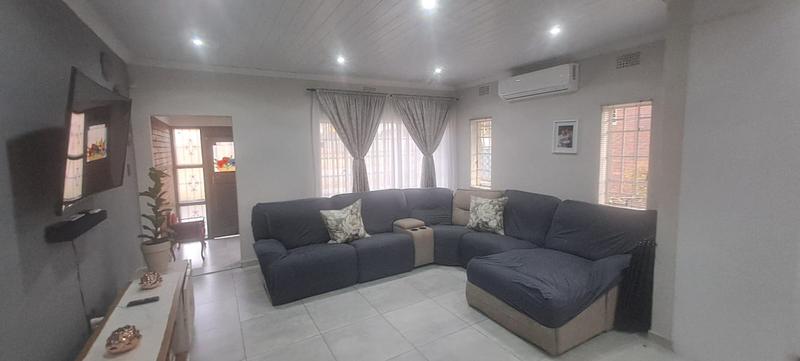 4 Bedroom Property for Sale in Cinderella Gauteng