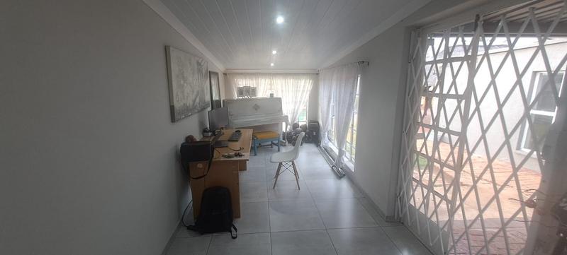 4 Bedroom Property for Sale in Cinderella Gauteng