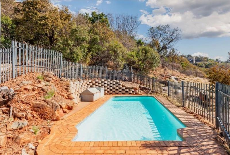 To Let 2 Bedroom Property for Rent in Glenvista Gauteng