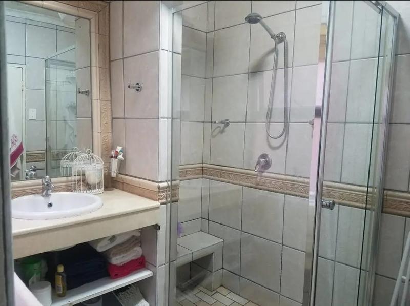 To Let 2 Bedroom Property for Rent in Glenvista Gauteng