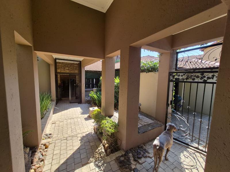 4 Bedroom Property for Sale in Kyalami Hills Gauteng