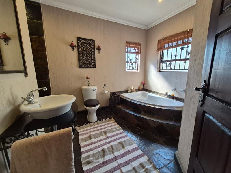 4 Bedroom Property for Sale in Kyalami Hills Gauteng