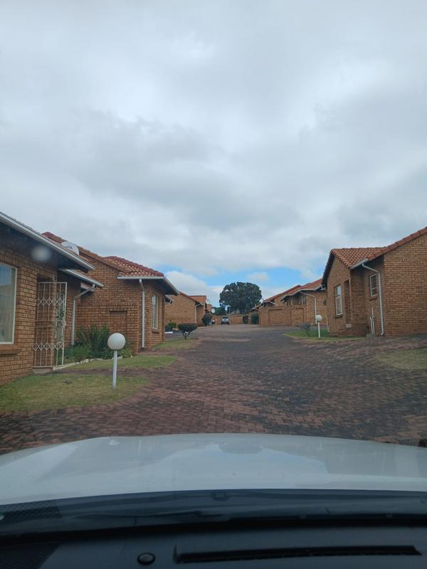 To Let 3 Bedroom Property for Rent in Groblerpark Gauteng