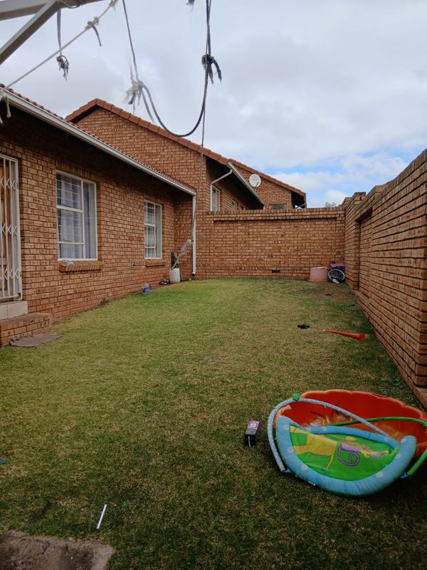 To Let 3 Bedroom Property for Rent in Groblerpark Gauteng