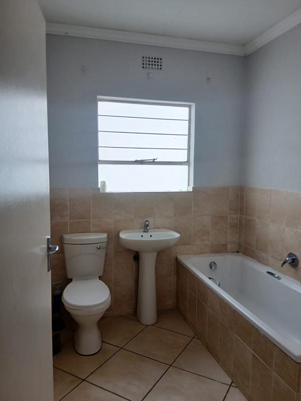 To Let 3 Bedroom Property for Rent in Groblerpark Gauteng