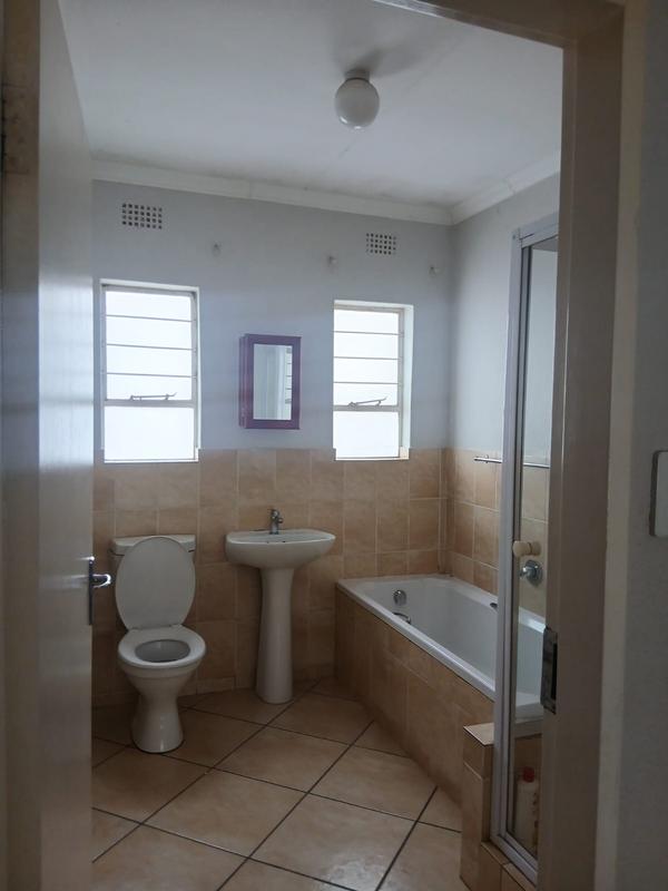 To Let 3 Bedroom Property for Rent in Groblerpark Gauteng