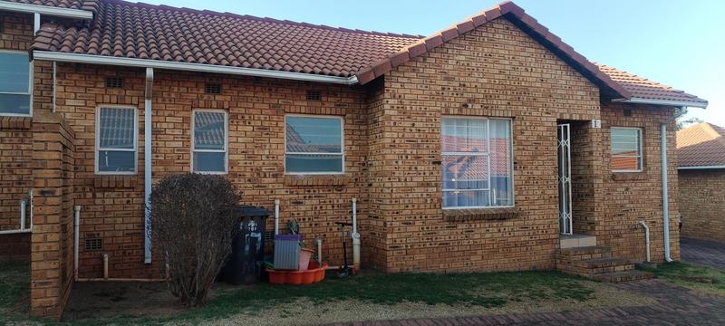 To Let 3 Bedroom Property for Rent in Groblerpark Gauteng