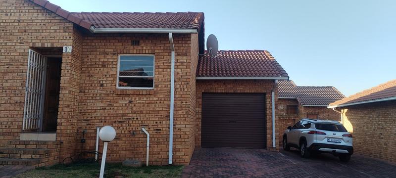 To Let 3 Bedroom Property for Rent in Groblerpark Gauteng