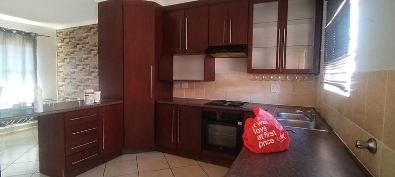 To Let 3 Bedroom Property for Rent in Groblerpark Gauteng
