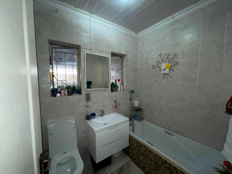 4 Bedroom Property for Sale in Lenasia South Gauteng