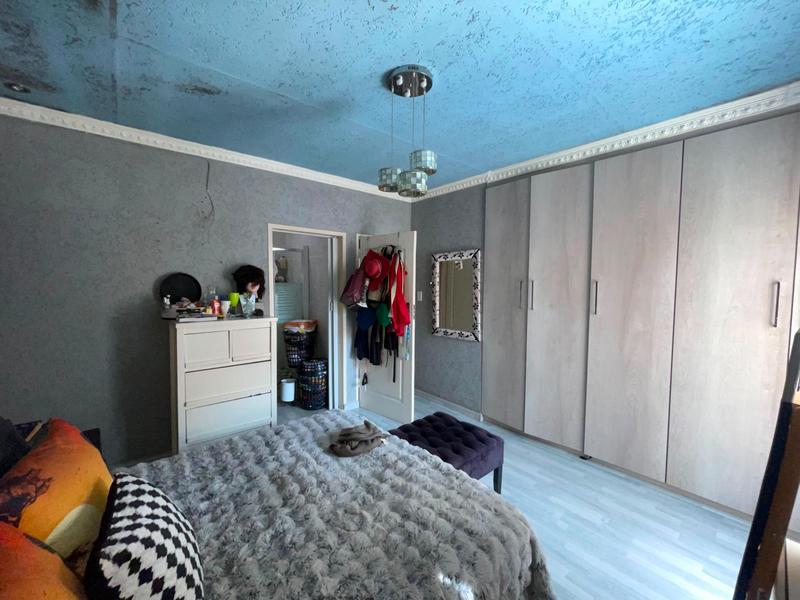 4 Bedroom Property for Sale in Lenasia South Gauteng