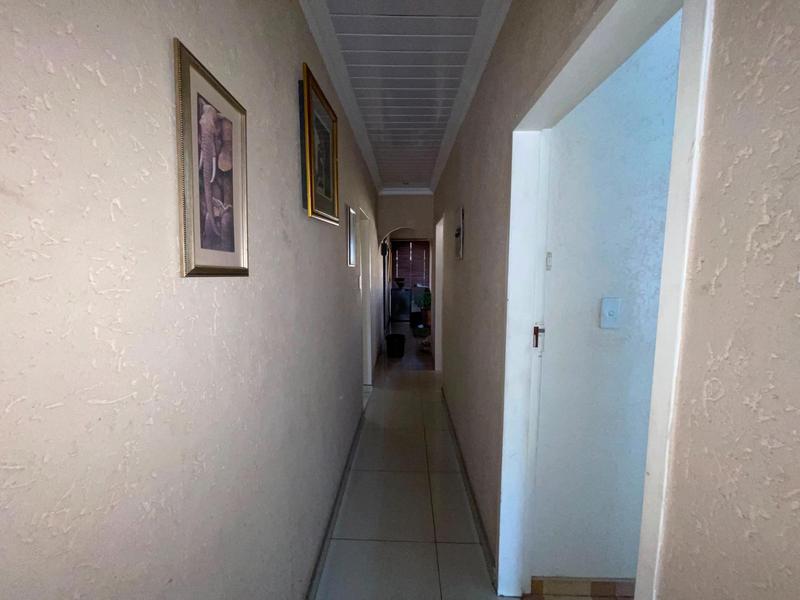 4 Bedroom Property for Sale in Lenasia South Gauteng